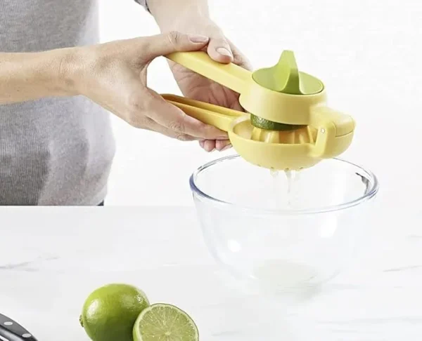 Manual Squeeze and Twist Hand Juicer Machine for Lemon, Orange, Citrus, Fruits, and Vegetables Lime Squeezer 1PC